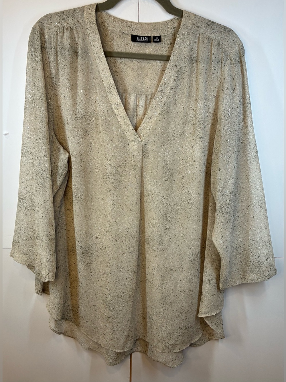 a.n.a Beige Metallic Speckled Split Neck Blouse High Low Top Size 1X